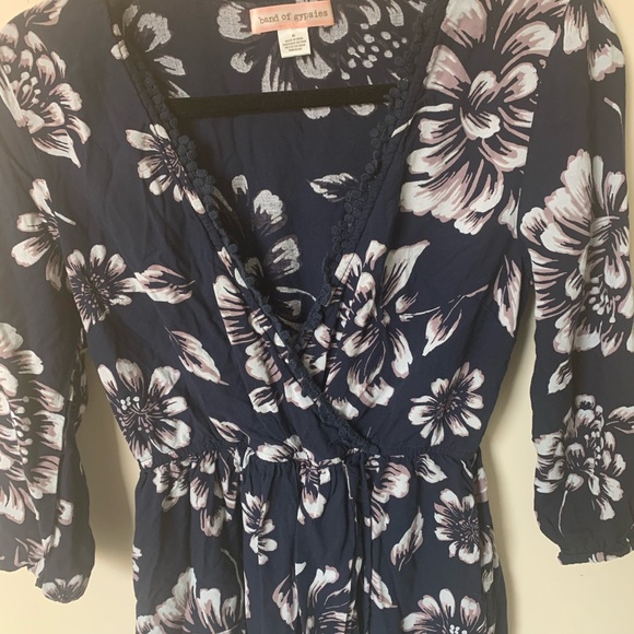 Band of Gypsies Navy Floral Print Boho 3/4 Sleeve Mini Dress SZ M - Picture 3 of 6